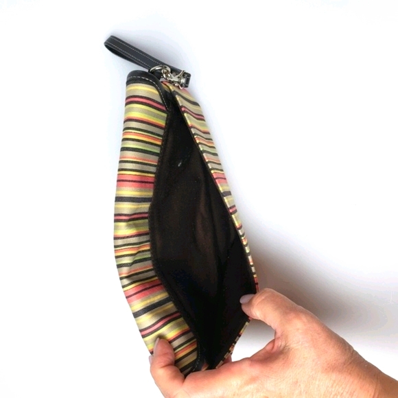 Ann Taylor Loft striped wristlet. - Picture 3 of 7